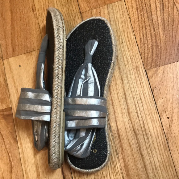 Nalho slip on and be comfortable! - Picture 3 of 4